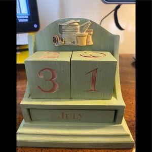 Perpetual calendar by Marjolein Bastin